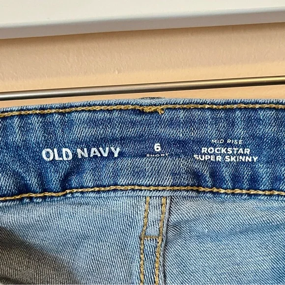 Old Navy - Rockstar Super Skinny - Mid Rise - Women - 6 Short - Picture 3 of 5
